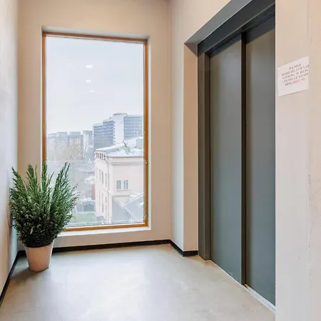 &close To Station Apartment
