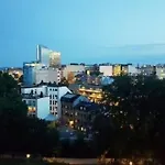 &close To Station Апартаменты *