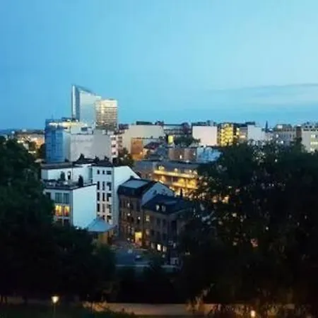 &close To Station Apartmán *