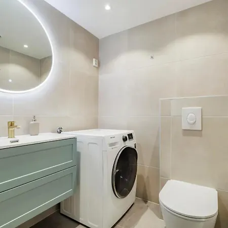 &close To Station Apartmán